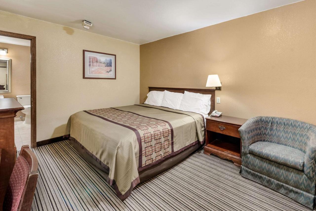 Rodeway Inn Колумбус Екстер'єр фото