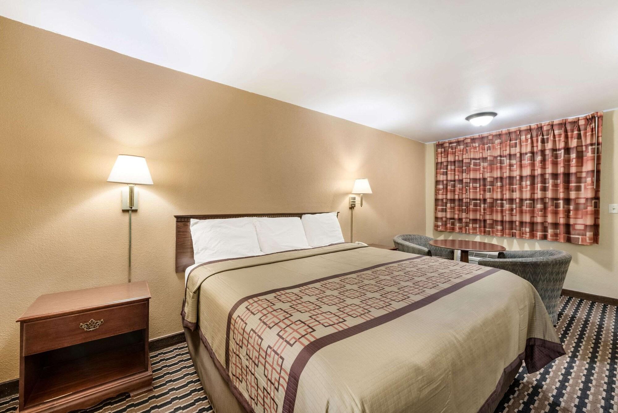 Rodeway Inn Колумбус Екстер'єр фото