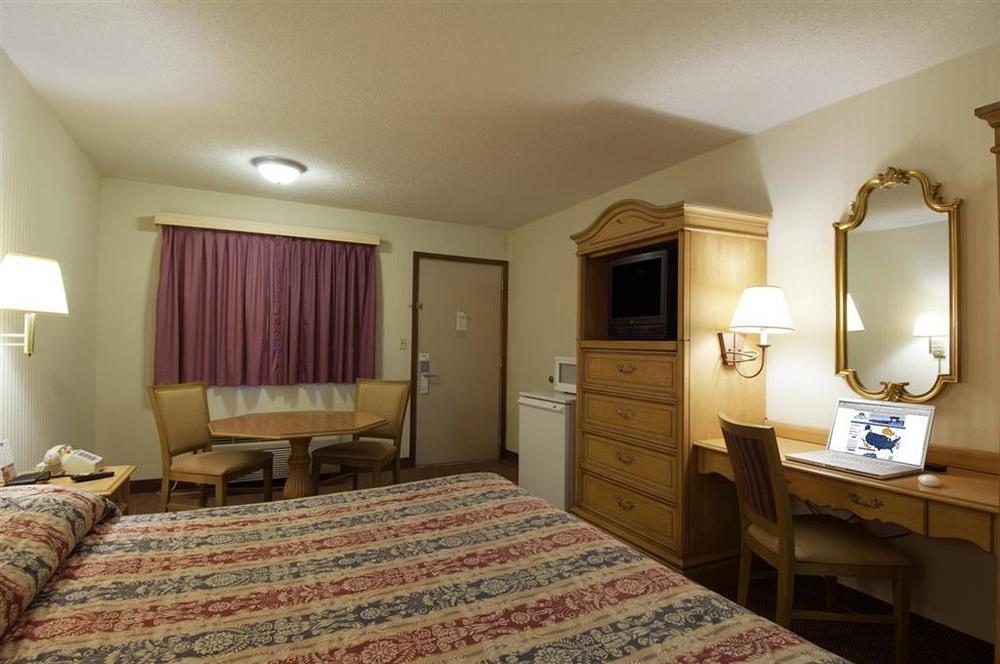Rodeway Inn Колумбус Номер фото